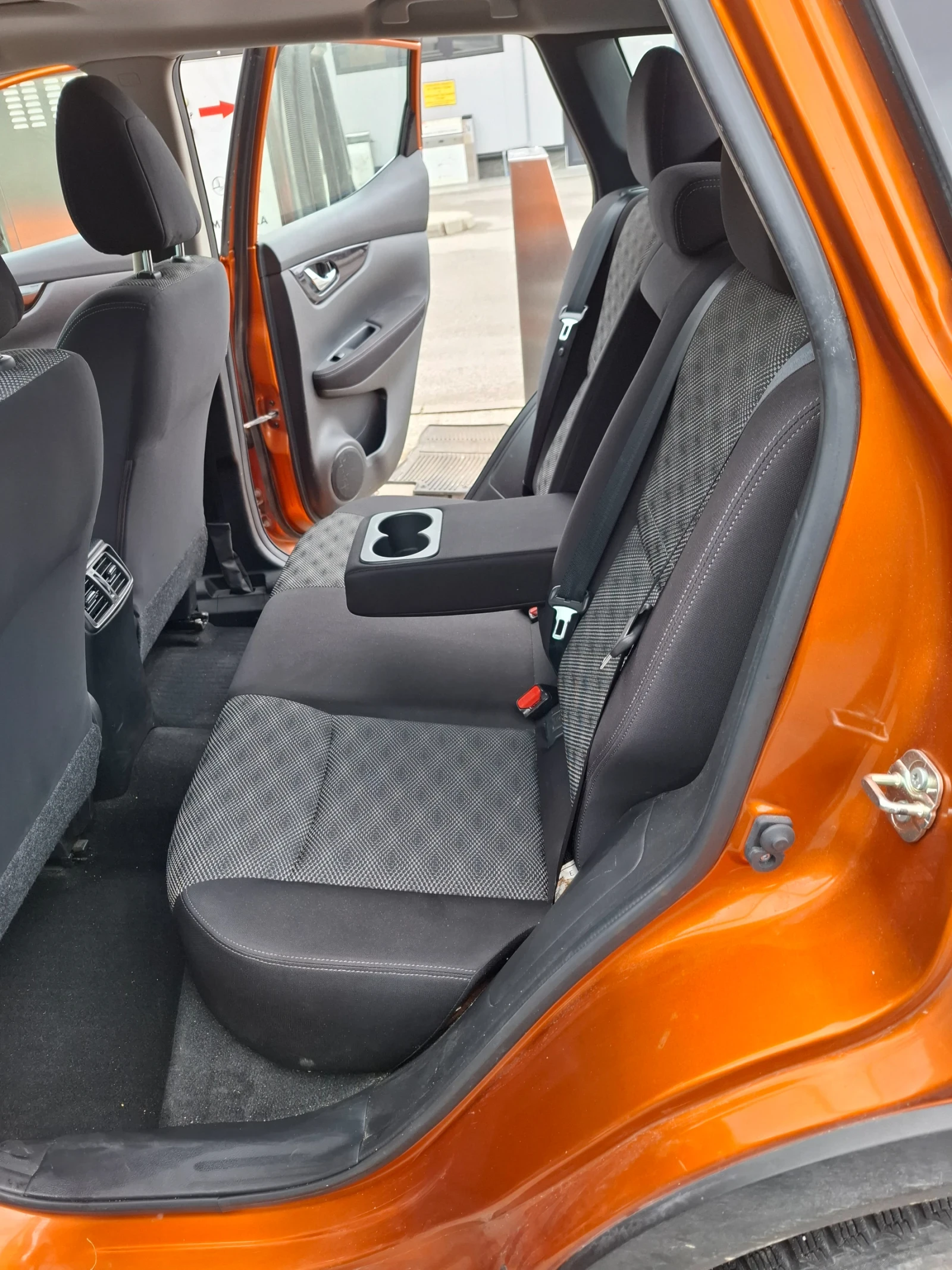 Nissan Qashqai, снимка 9 - Автомобили и джипове - 54008901