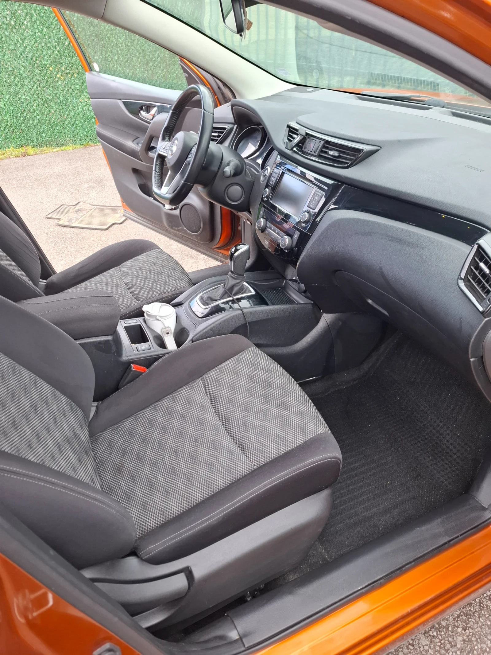 Nissan Qashqai, снимка 17 - Автомобили и джипове - 54008901