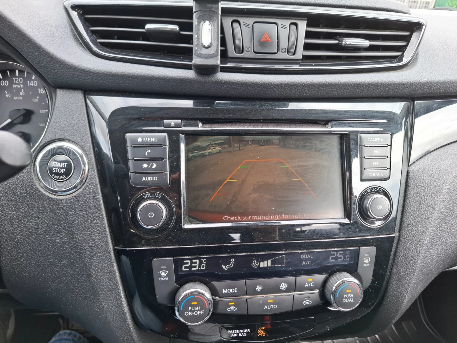 Nissan Qashqai, снимка 6 - Автомобили и джипове - 54008901