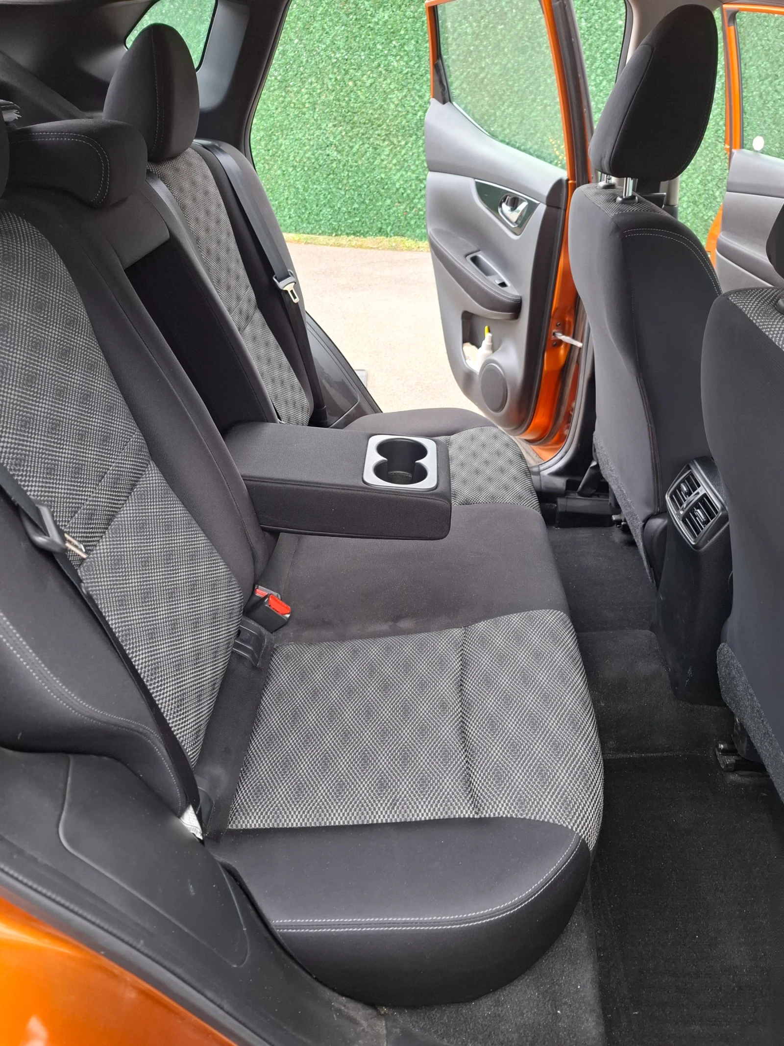 Nissan Qashqai, снимка 10 - Автомобили и джипове - 54008901