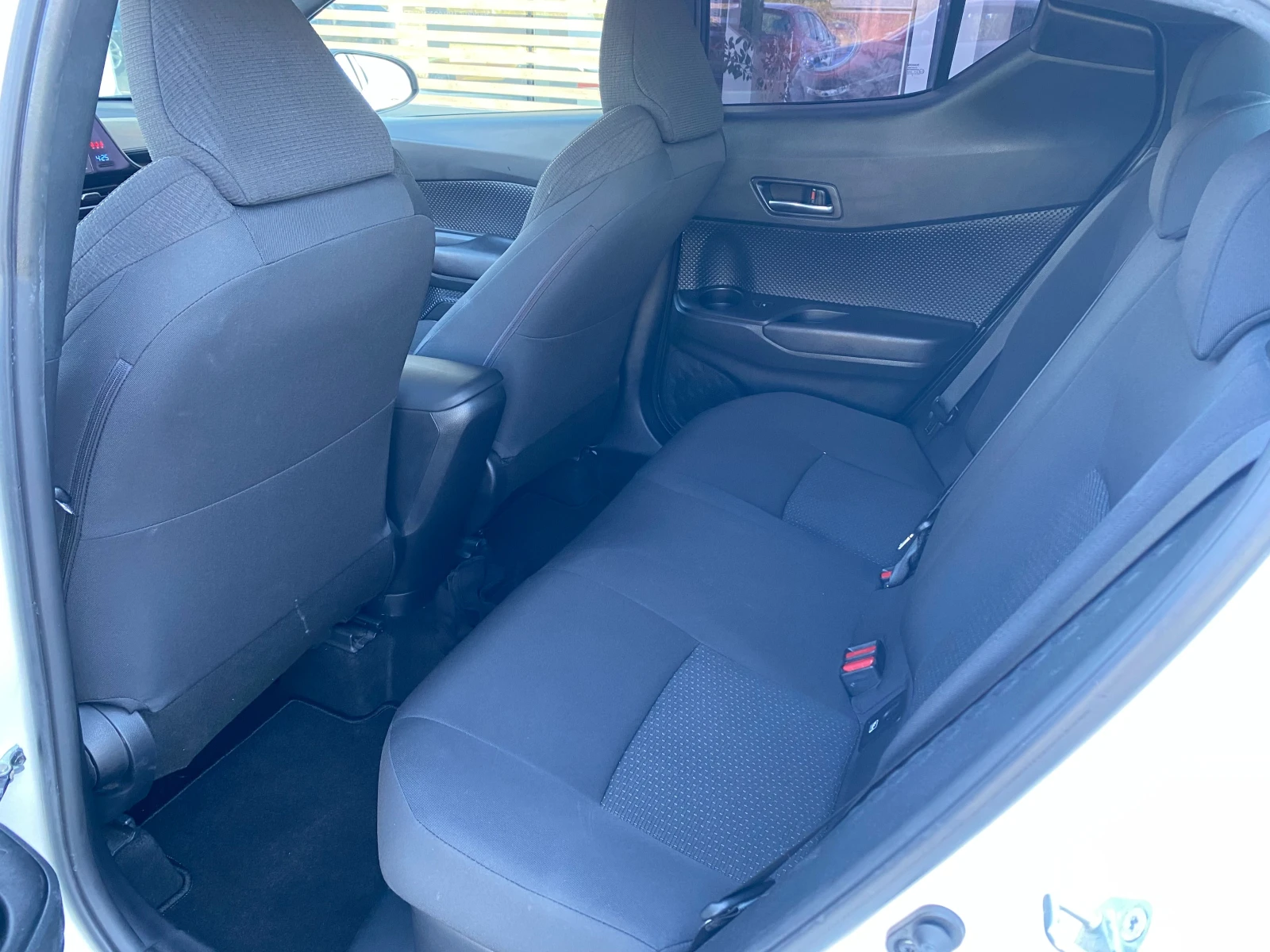 Toyota C-HR 1.8H, снимка 11 - Автомобили и джипове - 54686262