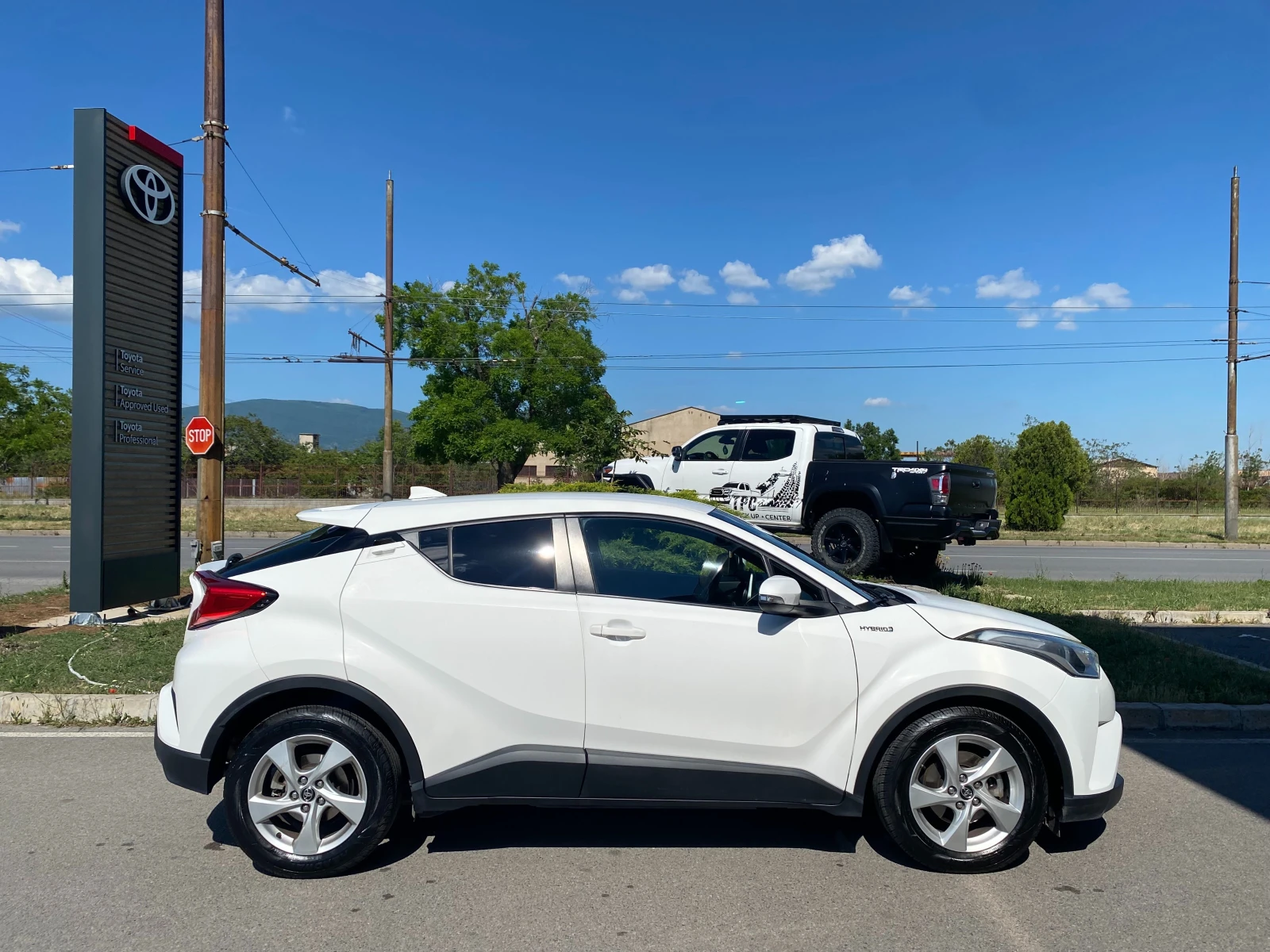 Toyota C-HR 1.8H, снимка 3 - Автомобили и джипове - 54686262
