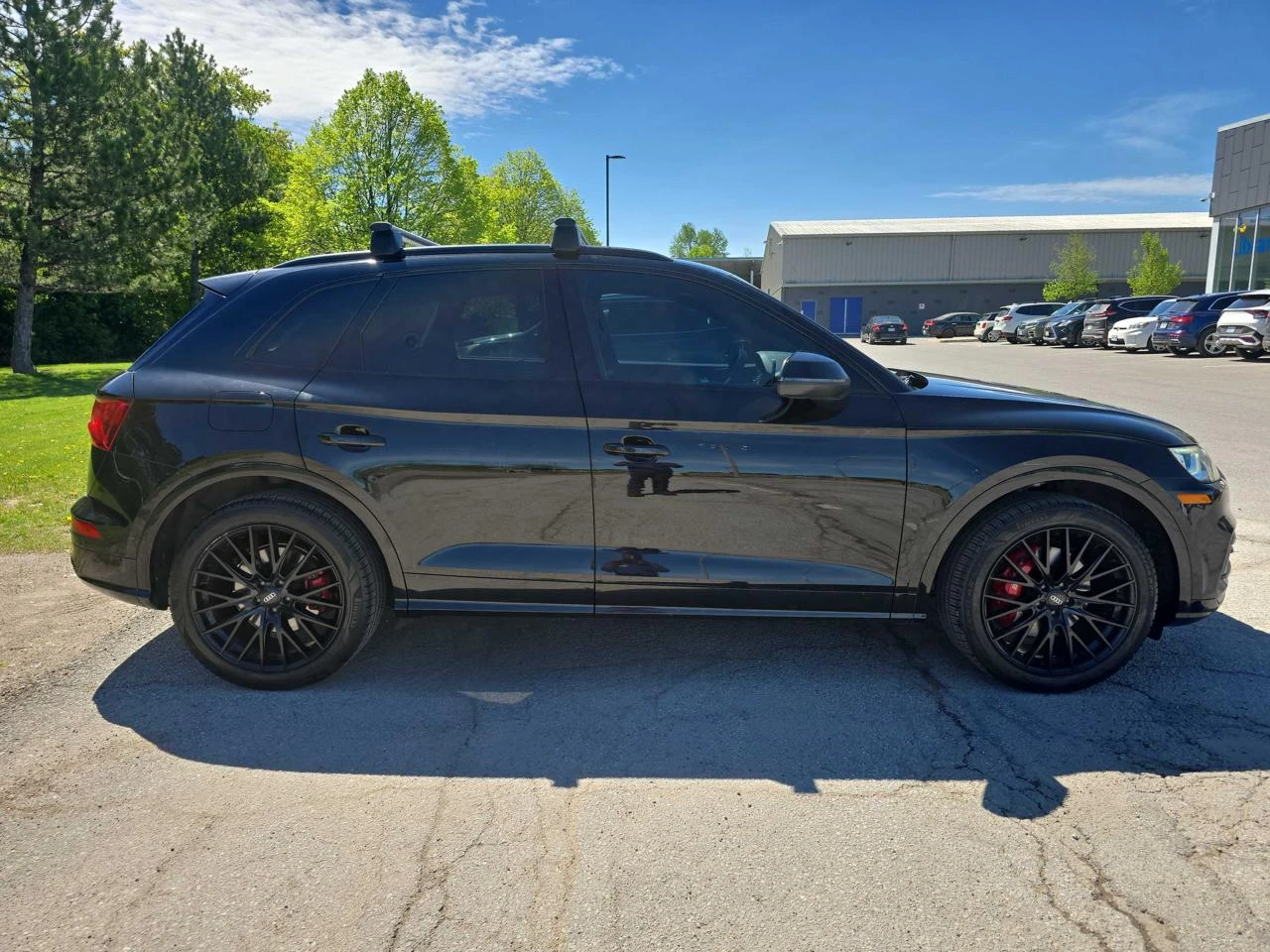 Audi SQ5 Tehnik* 360* Distronic* Обдух* B&O* Black Optic, снимка 3 - Автомобили и джипове - 54819681