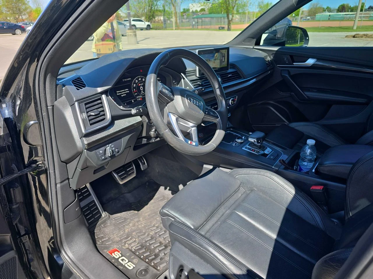 Audi SQ5 Tehnik* 360* Distronic* Обдух* B&O* Black Optic, снимка 5 - Автомобили и джипове - 54819681
