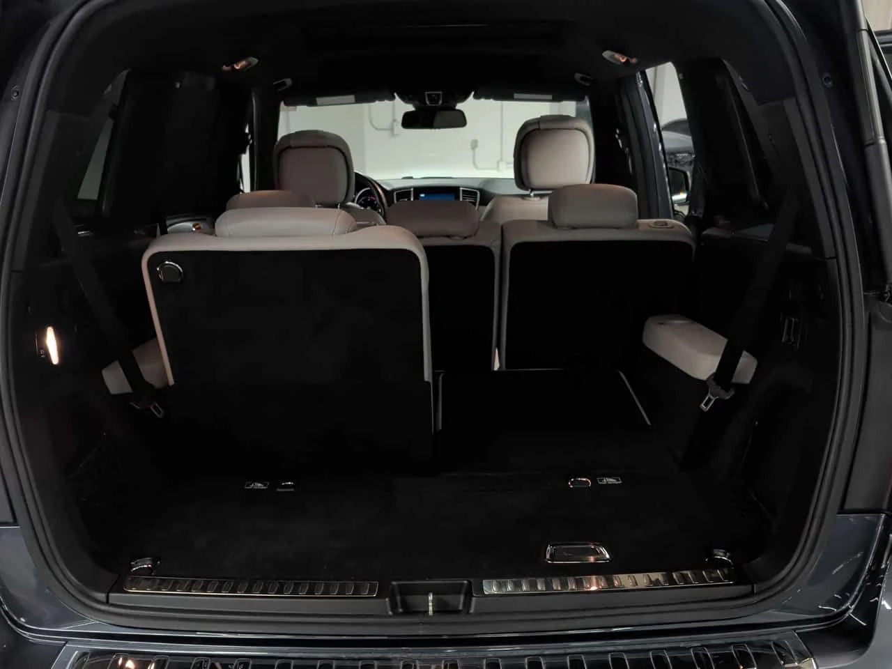 Mercedes-Benz GL 350 4MATIC * ДИСТРОНИК* 360 КАМЕРА* ОБДУХВАНЕ* ПАНОРАМ, снимка 17 - Автомобили и джипове - 55472299