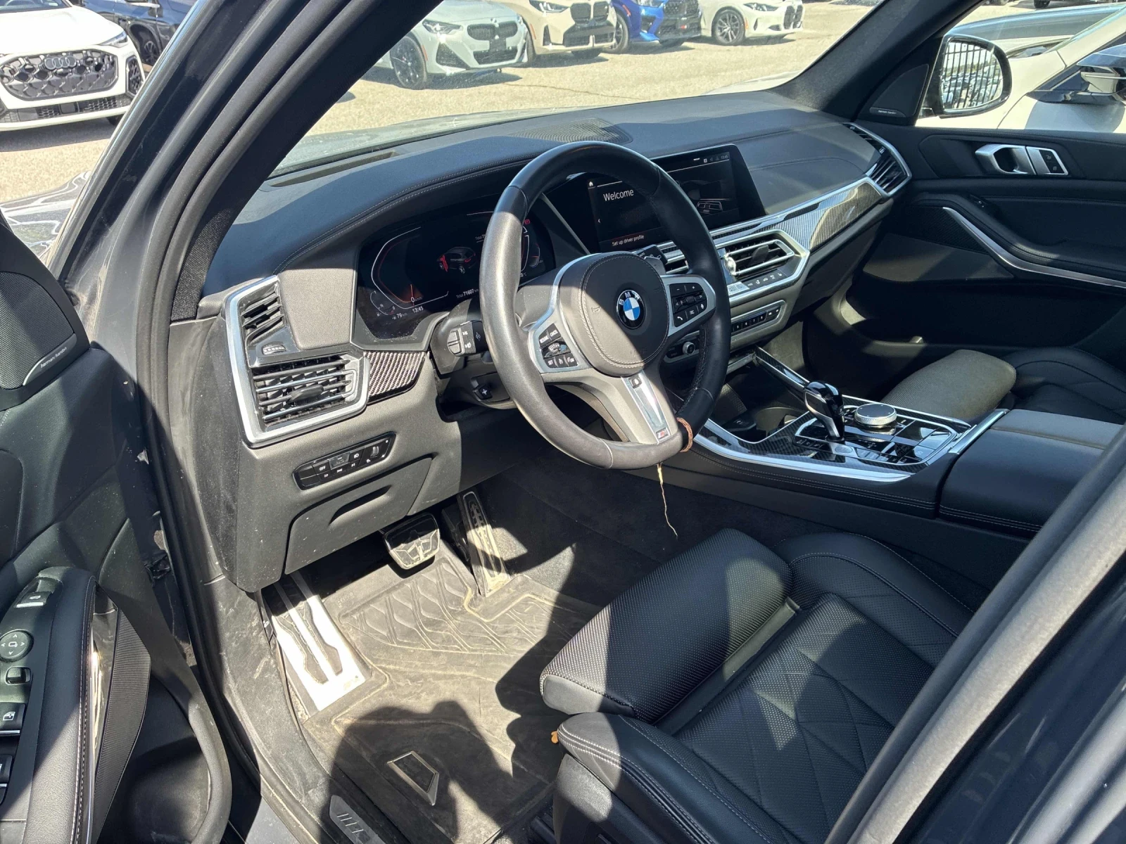 BMW X5 xDrive40i* M-pack* 360* HUD* Laser* H&K* Pano* 2кл, снимка 7 - Автомобили и джипове - 56213544