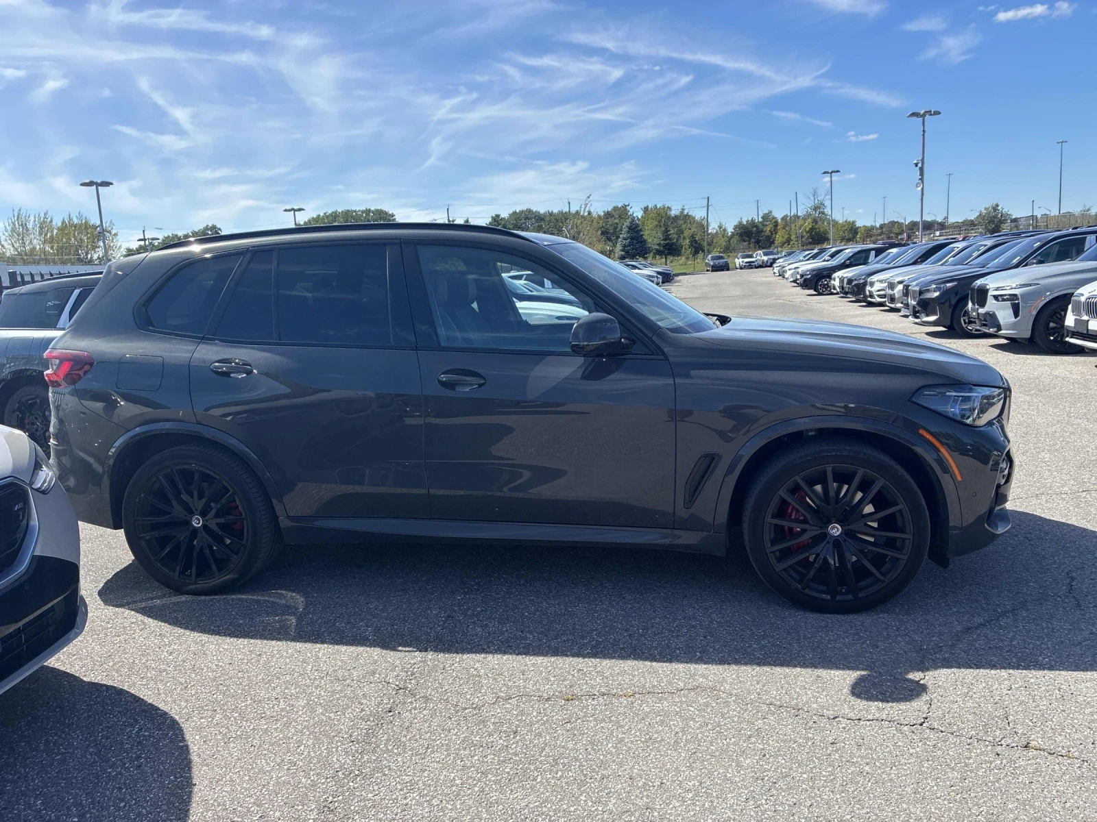 BMW X5 xDrive40i* M-pack* 360* HUD* Laser* H&K* Pano* 2кл, снимка 3 - Автомобили и джипове - 56213544