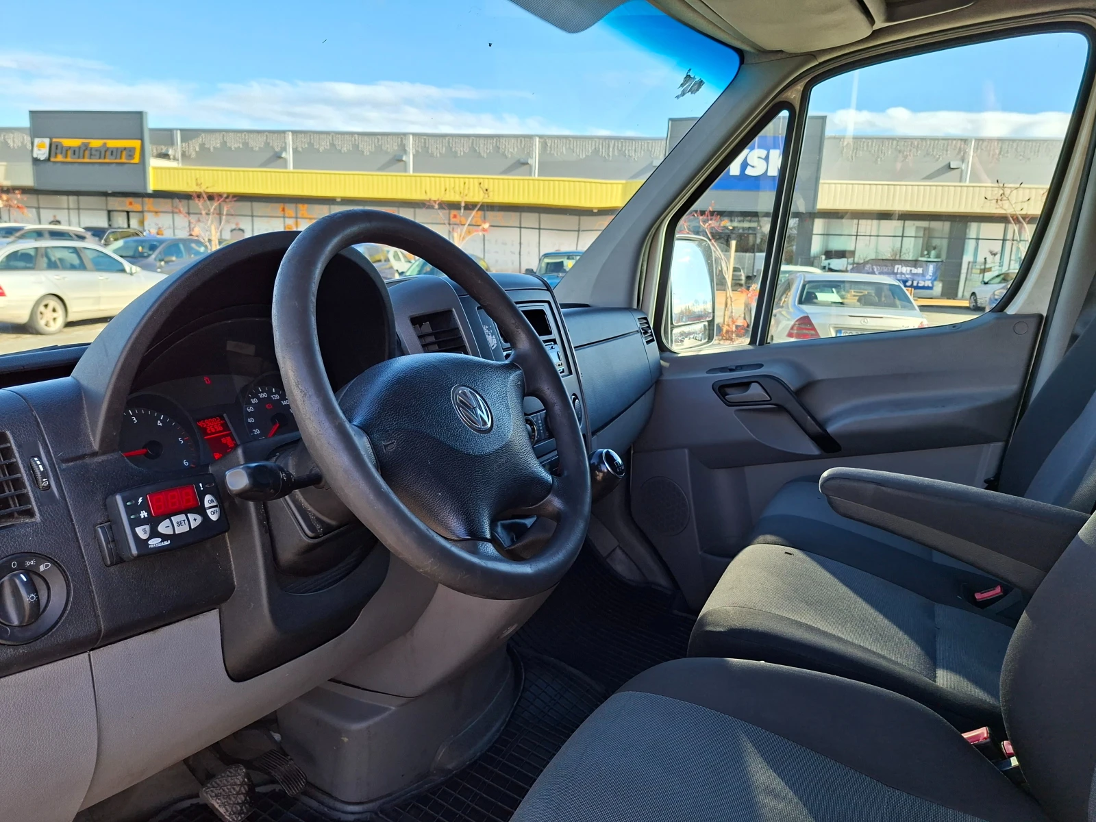 VW Crafter 2.0TDI MAXI, снимка 8 - Бусове и автобуси - 53845493