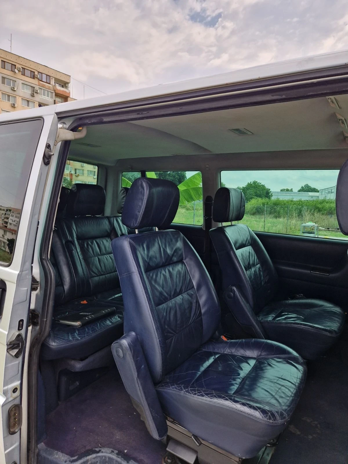 VW Multivan, снимка 6 - Бусове и автобуси - 55379338