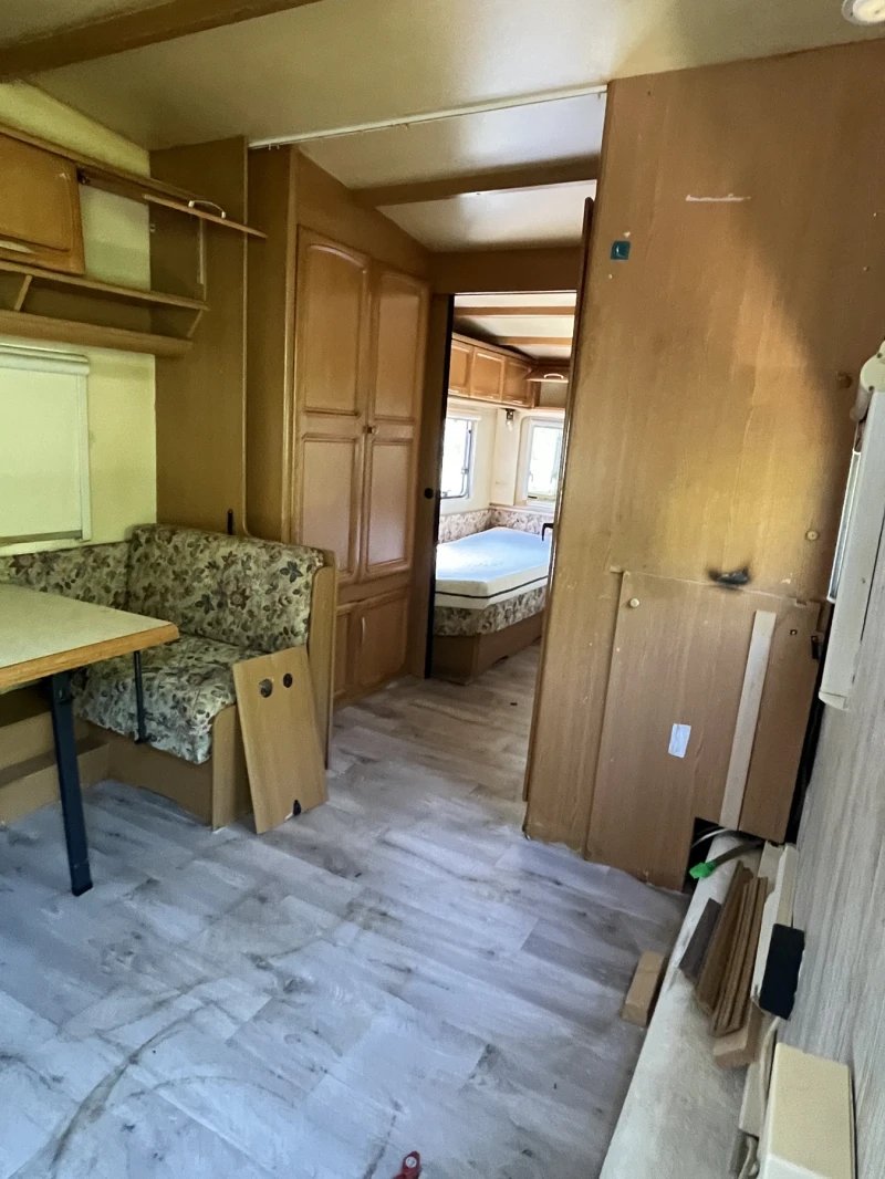 Каравана Hobby LandHaus 750 + КЛИМАТИК, снимка 5 - Каравани и кемпери - 52251882