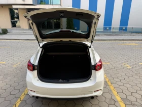 Mazda 3 2.2D* NAVI* КАМЕРА* КEYLESS* KATO НОВА* , снимка 12