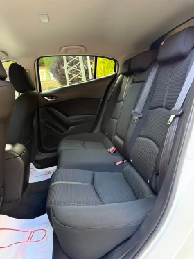 Mazda 3 2.2D* NAVI* КАМЕРА* КEYLESS* KATO НОВА* , снимка 11