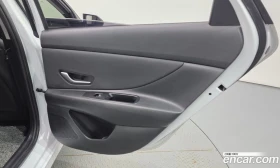 Hyundai Elantra 1.6 LPi Smart, снимка 15