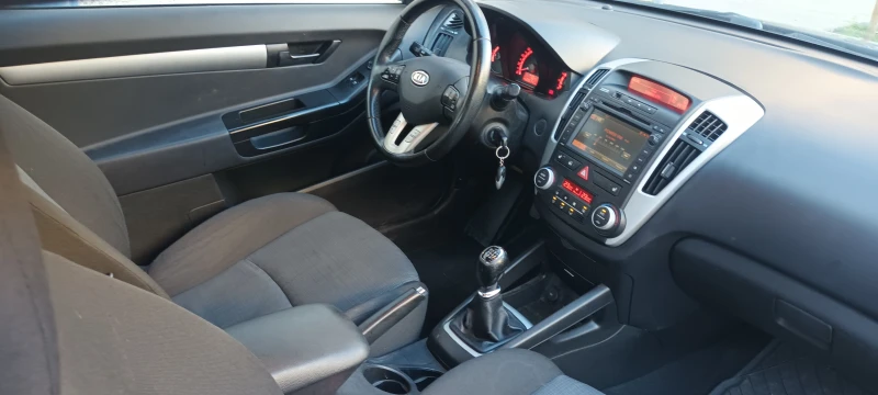 Kia Pro ceed, снимка 11 - Автомобили и джипове - 48451400