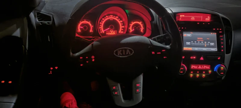 Kia Pro ceed, снимка 15 - Автомобили и джипове - 48451400