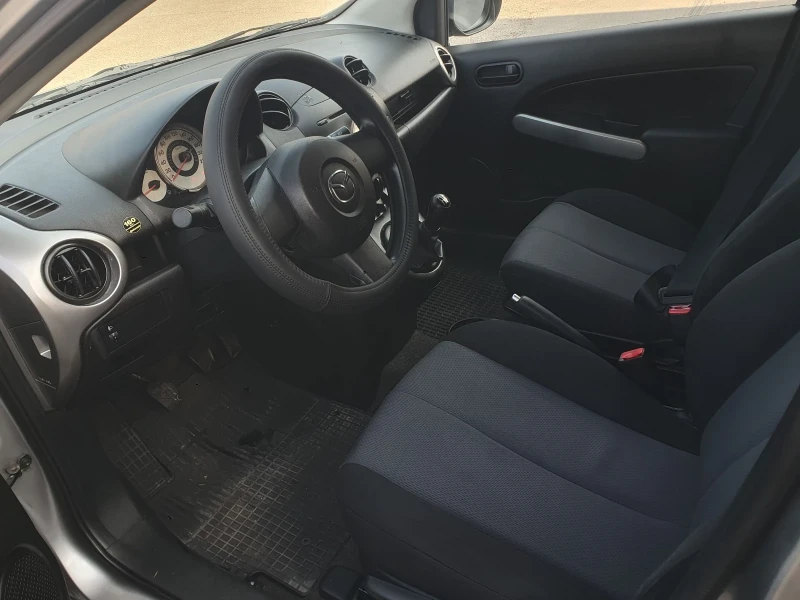 Mazda 2 1, 3 benzin 75 hp, снимка 10 - Автомобили и джипове - 49022130