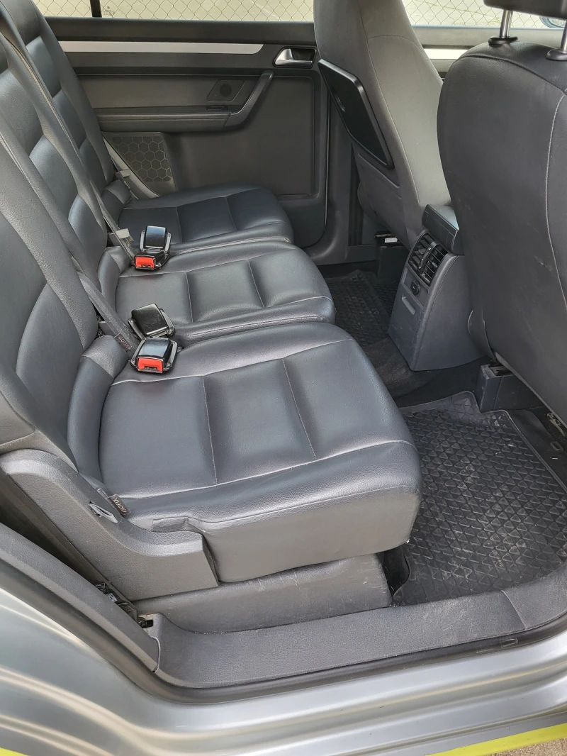 VW Touran 1.4метан, снимка 9 - Автомобили и джипове - 52007859