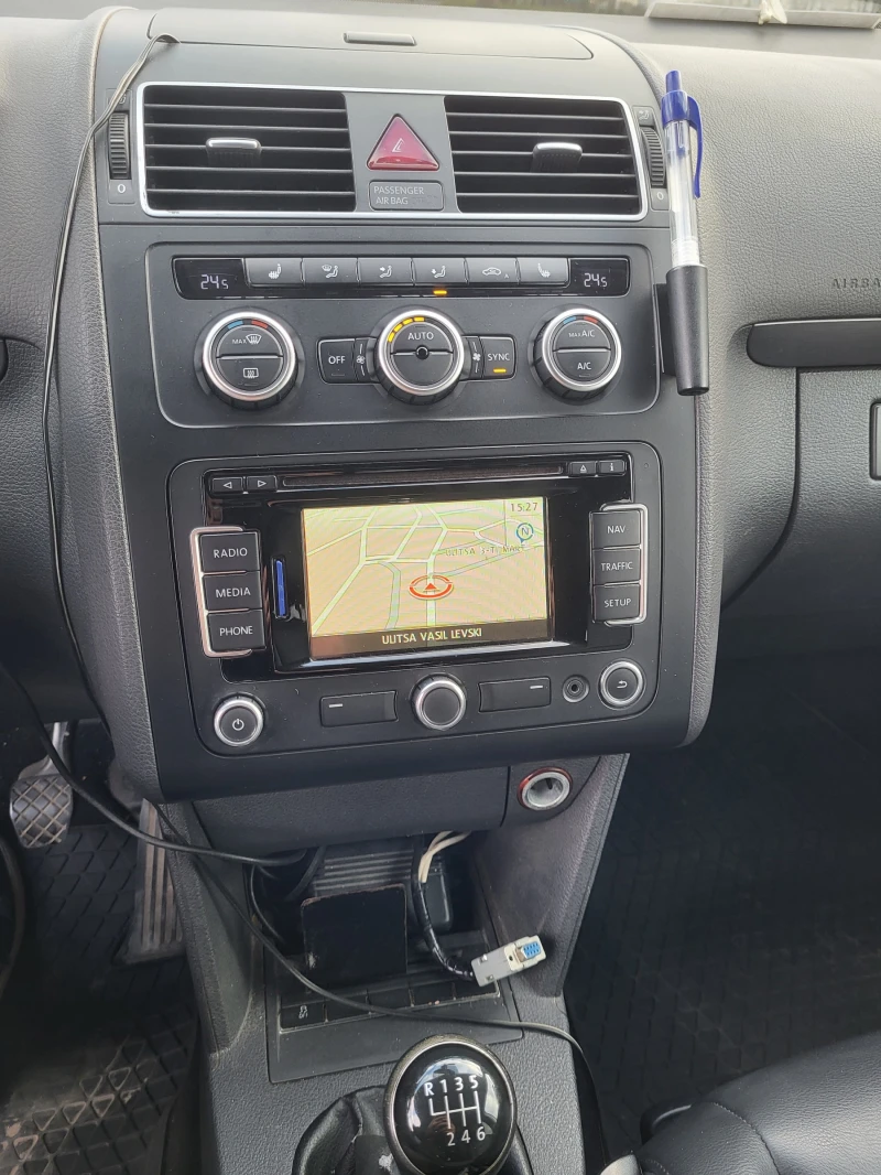 VW Touran 1.4метан, снимка 12 - Автомобили и джипове - 52007859