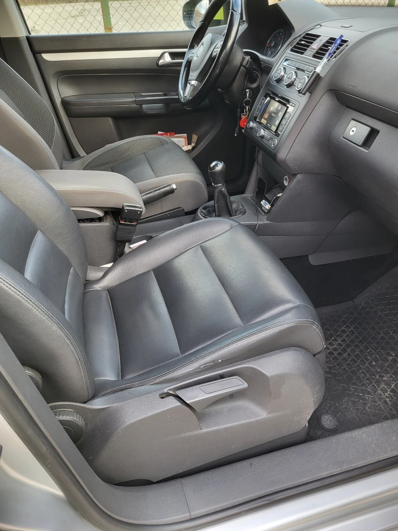 VW Touran 1.4метан, снимка 10 - Автомобили и джипове - 52007859