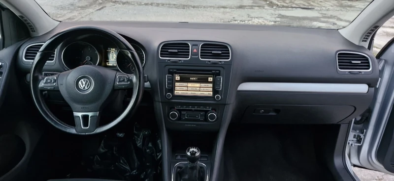 VW Golf 1.6tdi 105hp Highline, снимка 7 - Автомобили и джипове - 52540744