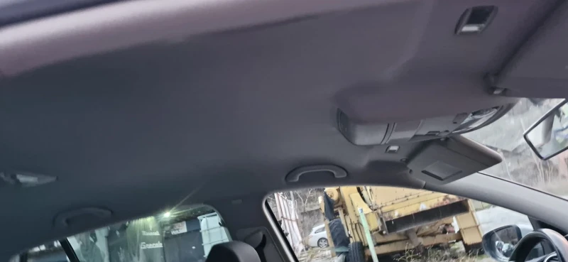 VW Golf 1.6tdi 105hp Highline, снимка 10 - Автомобили и джипове - 52540744