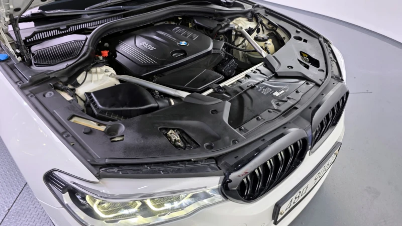 BMW 520 d M sport, снимка 6 - Автомобили и джипове - 52563149