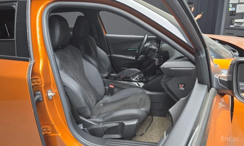 Peugeot 2008, снимка 12 - Автомобили и джипове - 52723061