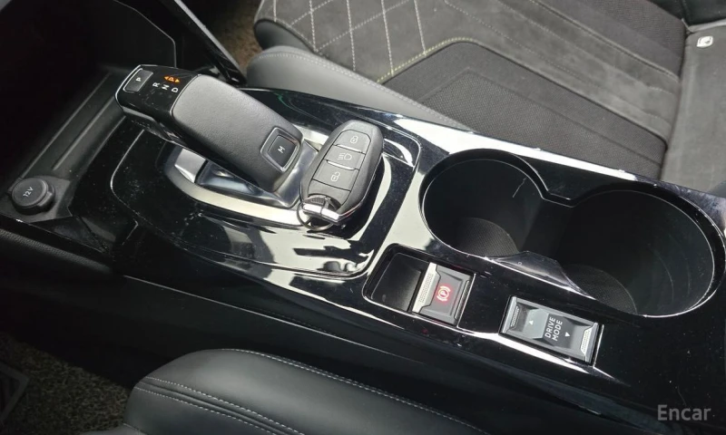 Peugeot 2008, снимка 9 - Автомобили и джипове - 52723061