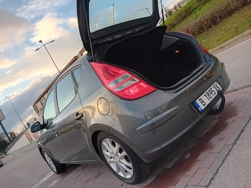 Hyundai I30 1.6i 126kc G4FC EXCLUSIVE , снимка 7 - Автомобили и джипове - 52917136