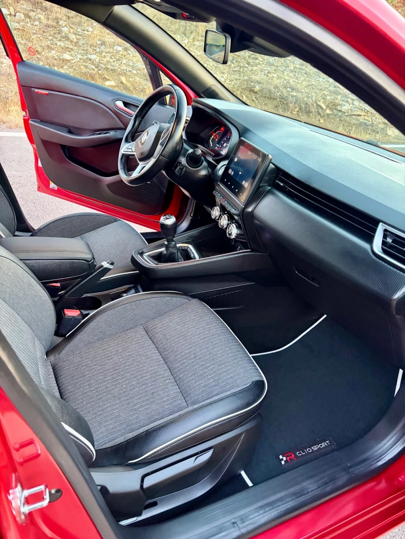 Renault Clio 1.0 TCe 90 к.с. - 2022 г., Нов внос, ТОП състояние, снимка 16 - Автомобили и джипове - 53448195