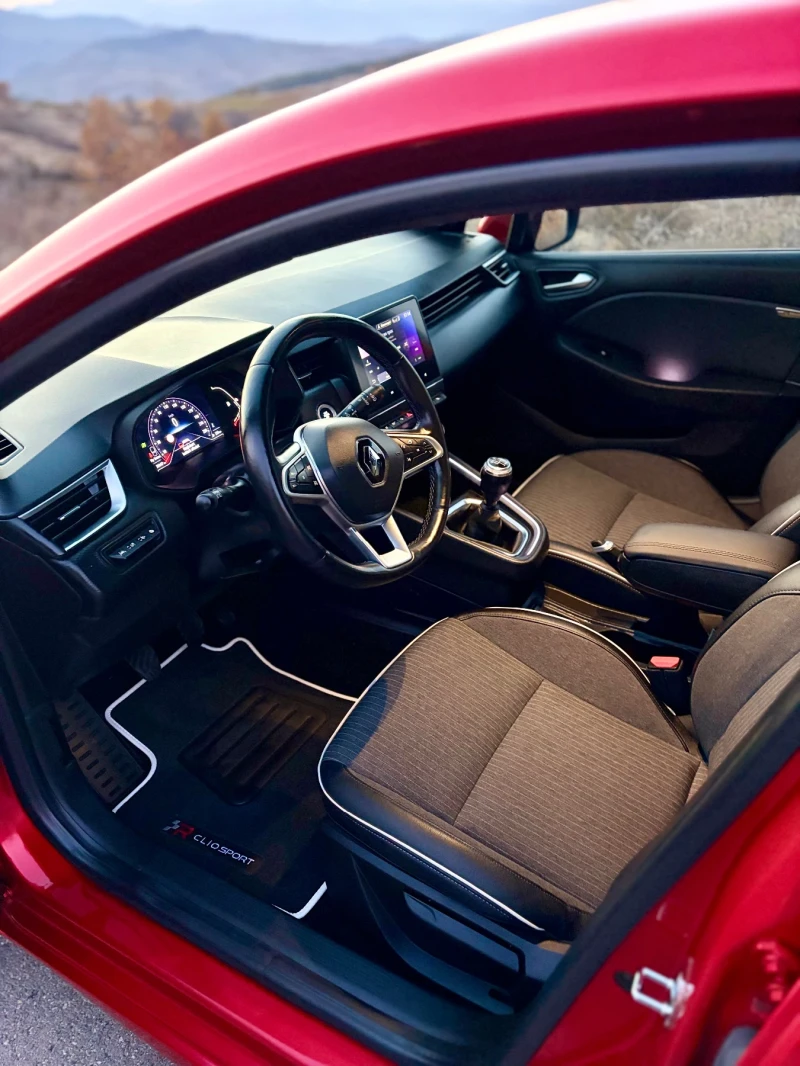 Renault Clio 1.0 TCe 90 к.с. - 2022 г., Нов внос, ТОП състояние, снимка 12 - Автомобили и джипове - 53448195