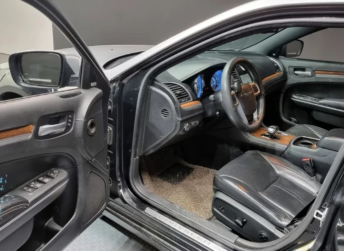 Chrysler 300c 3.6 - изображение 9