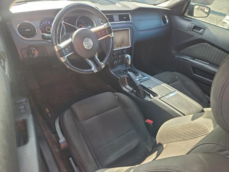 Ford Mustang 3.7L 6 Rear-wheel drive, снимка 10 - Автомобили и джипове - 52904759