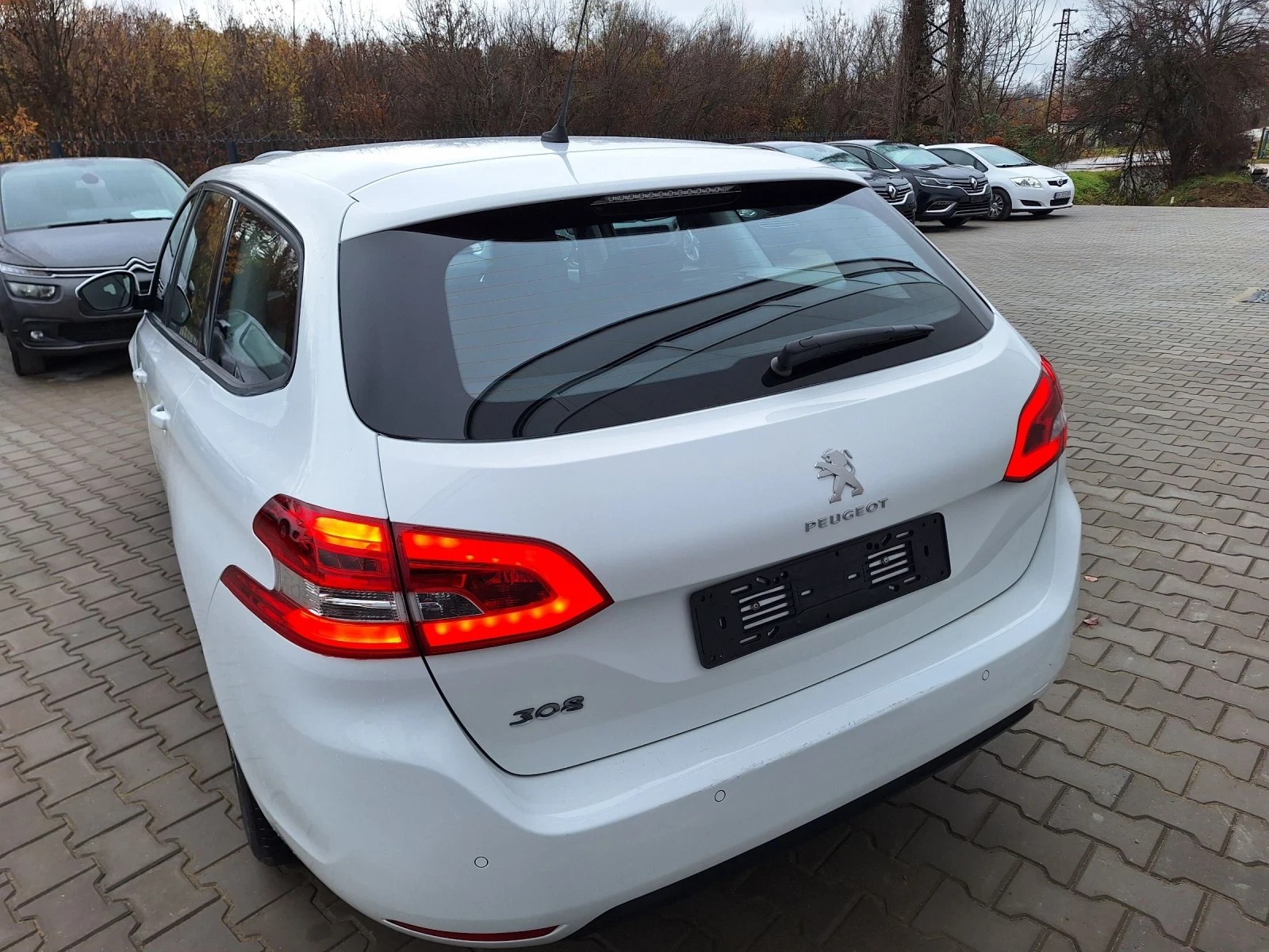 Peugeot 308 SW Дистроник ТОП СЪСТОЯНИЕ - изображение 7