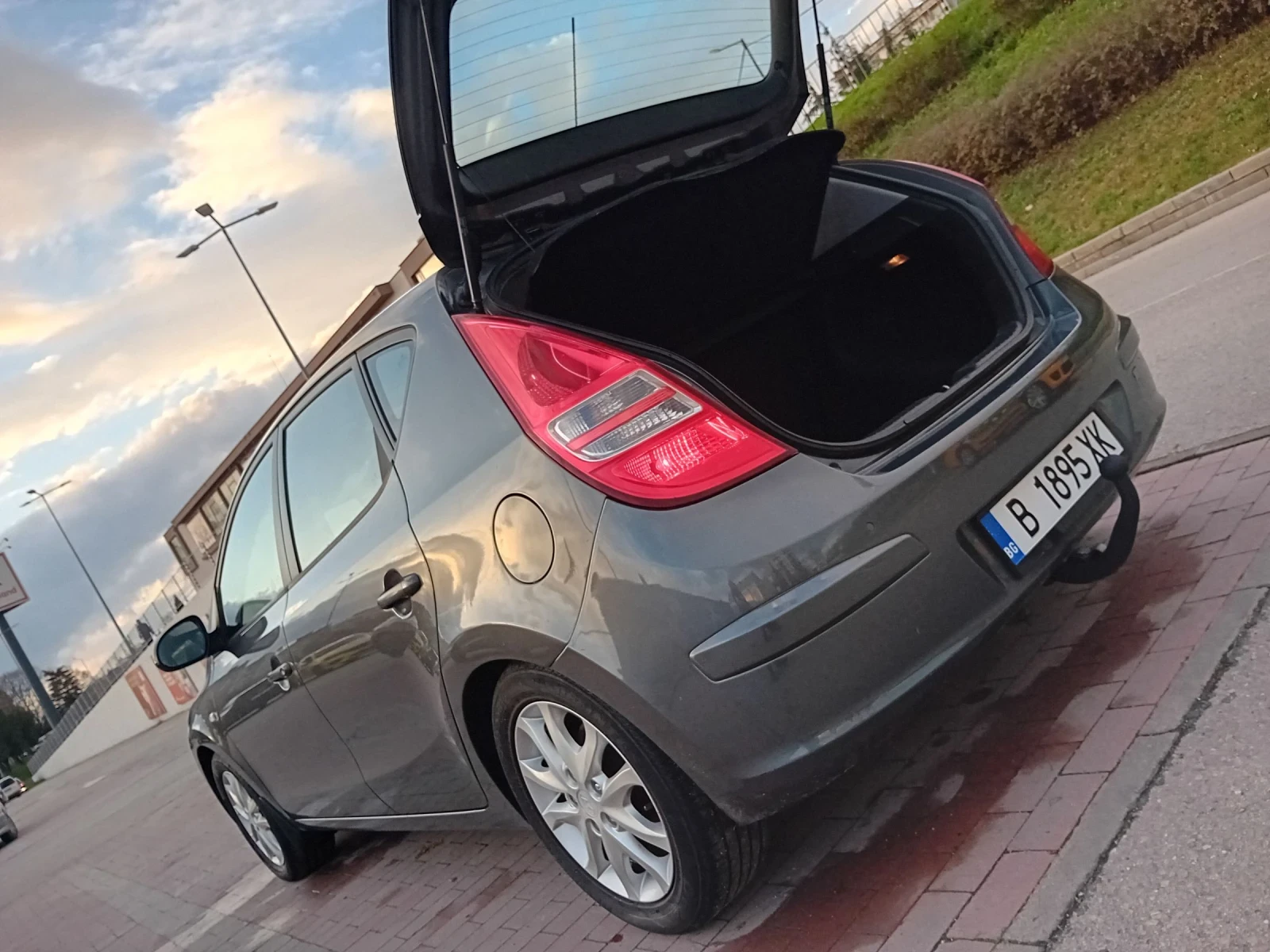 Hyundai I30 1.6i 126kc G4FC EXCLUSIVE  - изображение 7