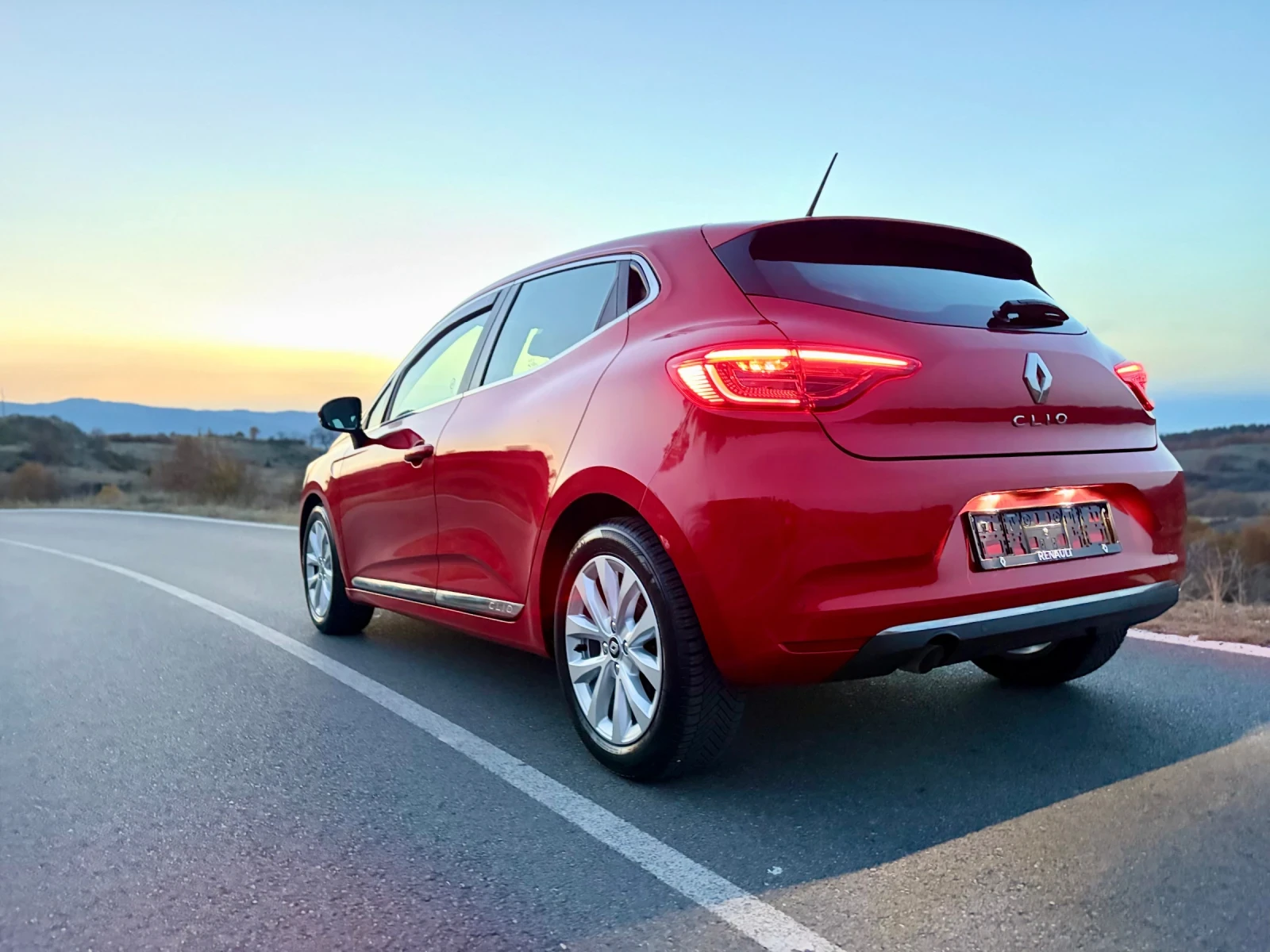 Renault Clio 1.0 TCe 90 к.с. - 2022 г., Нов внос, ТОП състояние - изображение 4