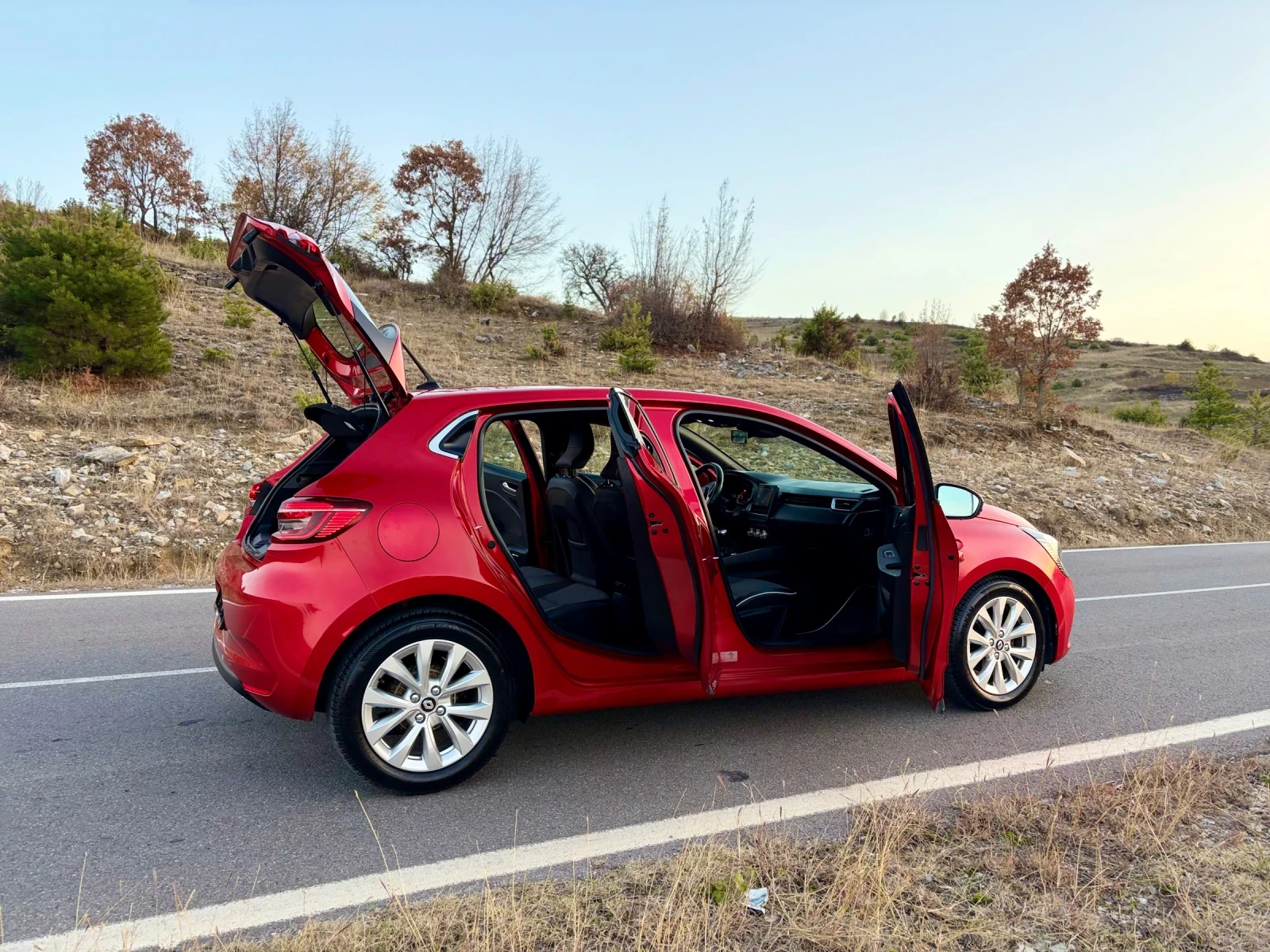 Renault Clio 1.0 TCe 90 к.с. - 2022 г., Нов внос, ТОП състояние - изображение 10