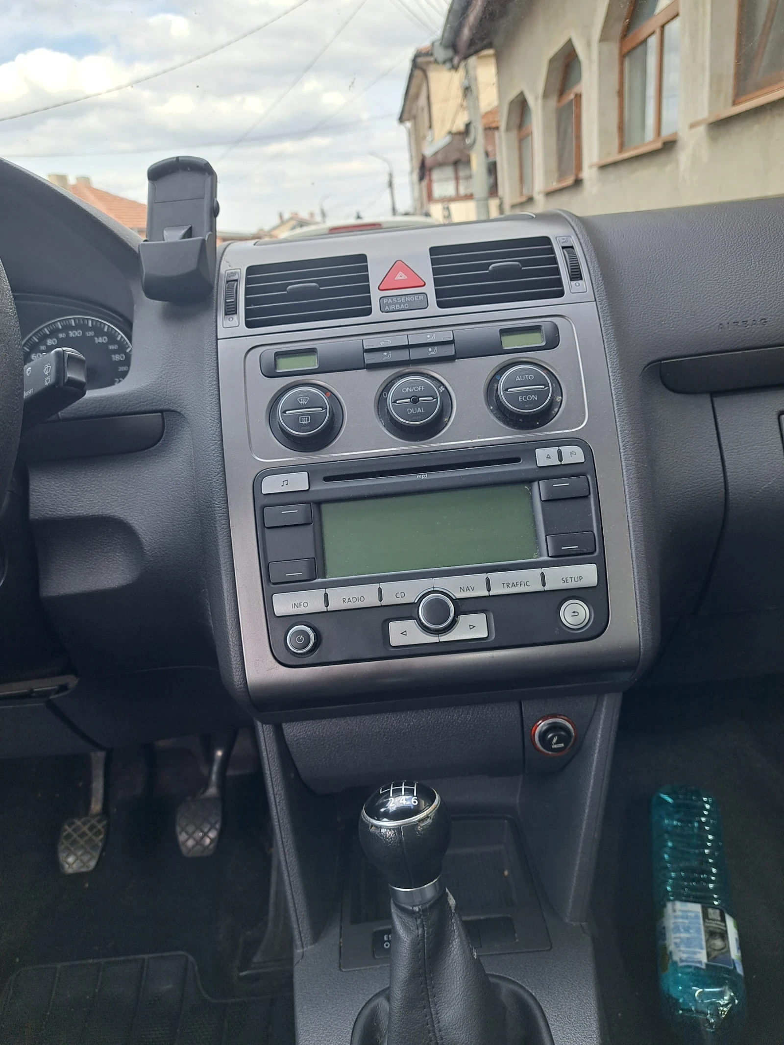 VW Touran, снимка 5 - Автомобили и джипове - 53911793