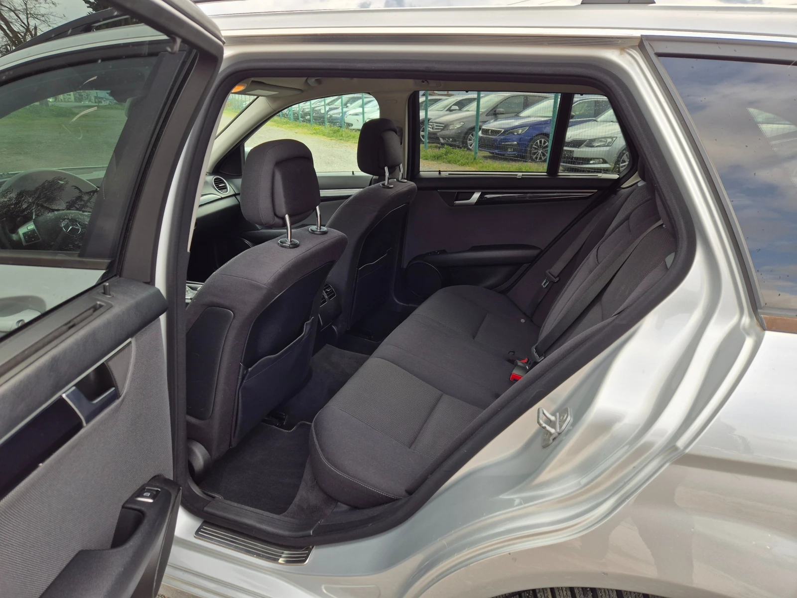 Mercedes-Benz C 200 CDI, снимка 12 - Автомобили и джипове - 54022978