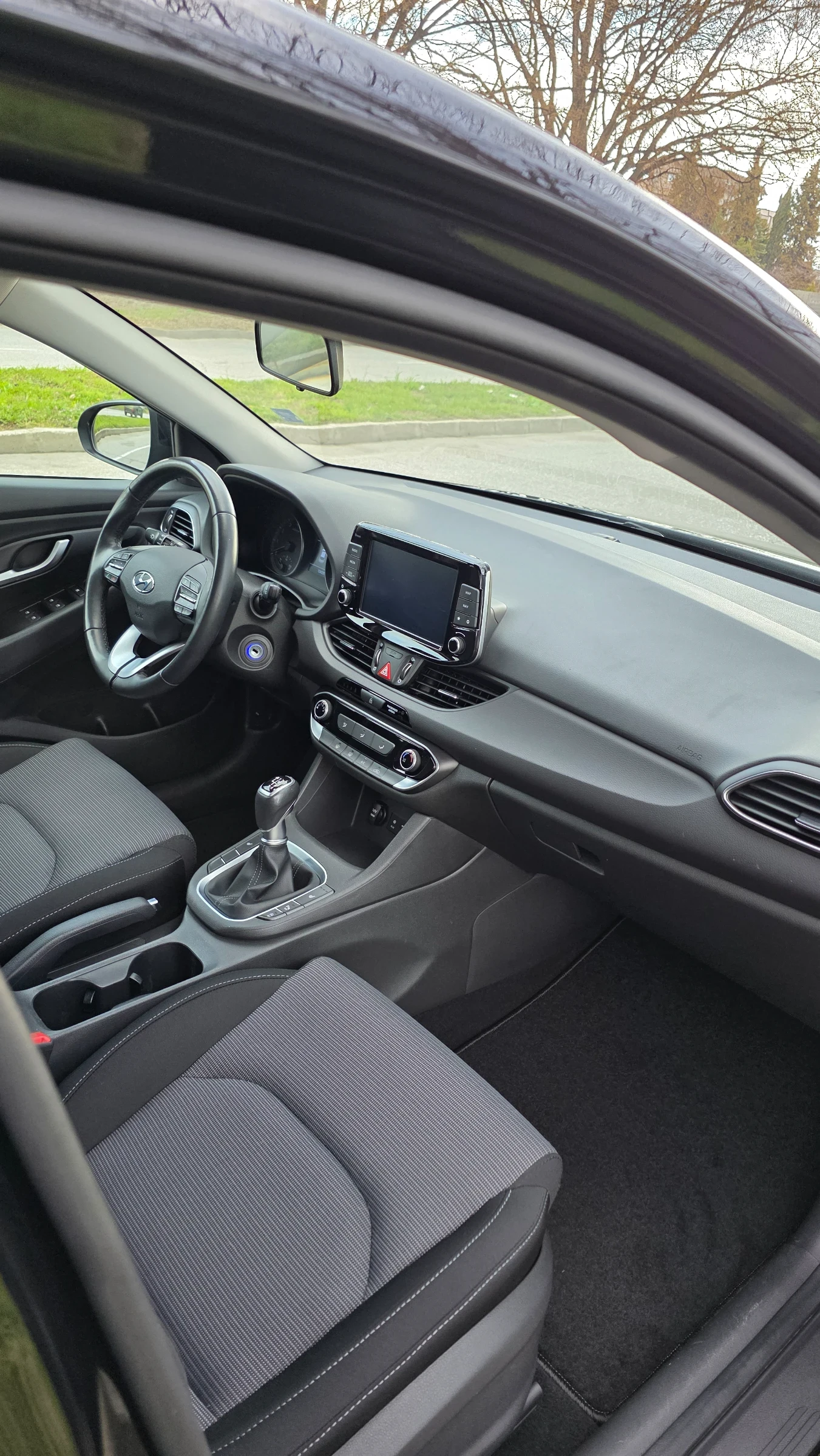 Hyundai I30  1.4I 100кс ПЕРФЕКТНА!!!, снимка 8 - Автомобили и джипове - 54024419