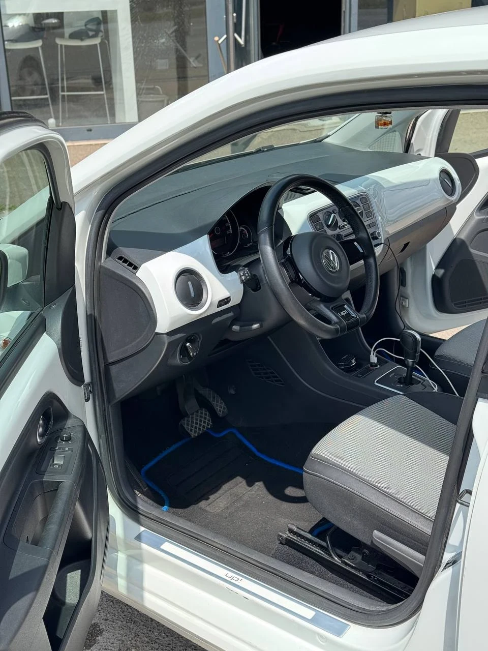 VW Up, снимка 7 - Автомобили и джипове - 54036814