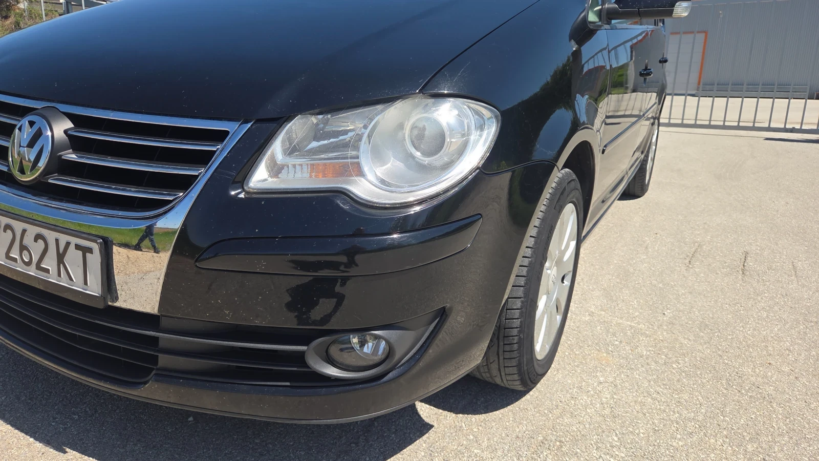 VW Touran 2.0 i газ/бензин, снимка 9 - Автомобили и джипове - 54345925