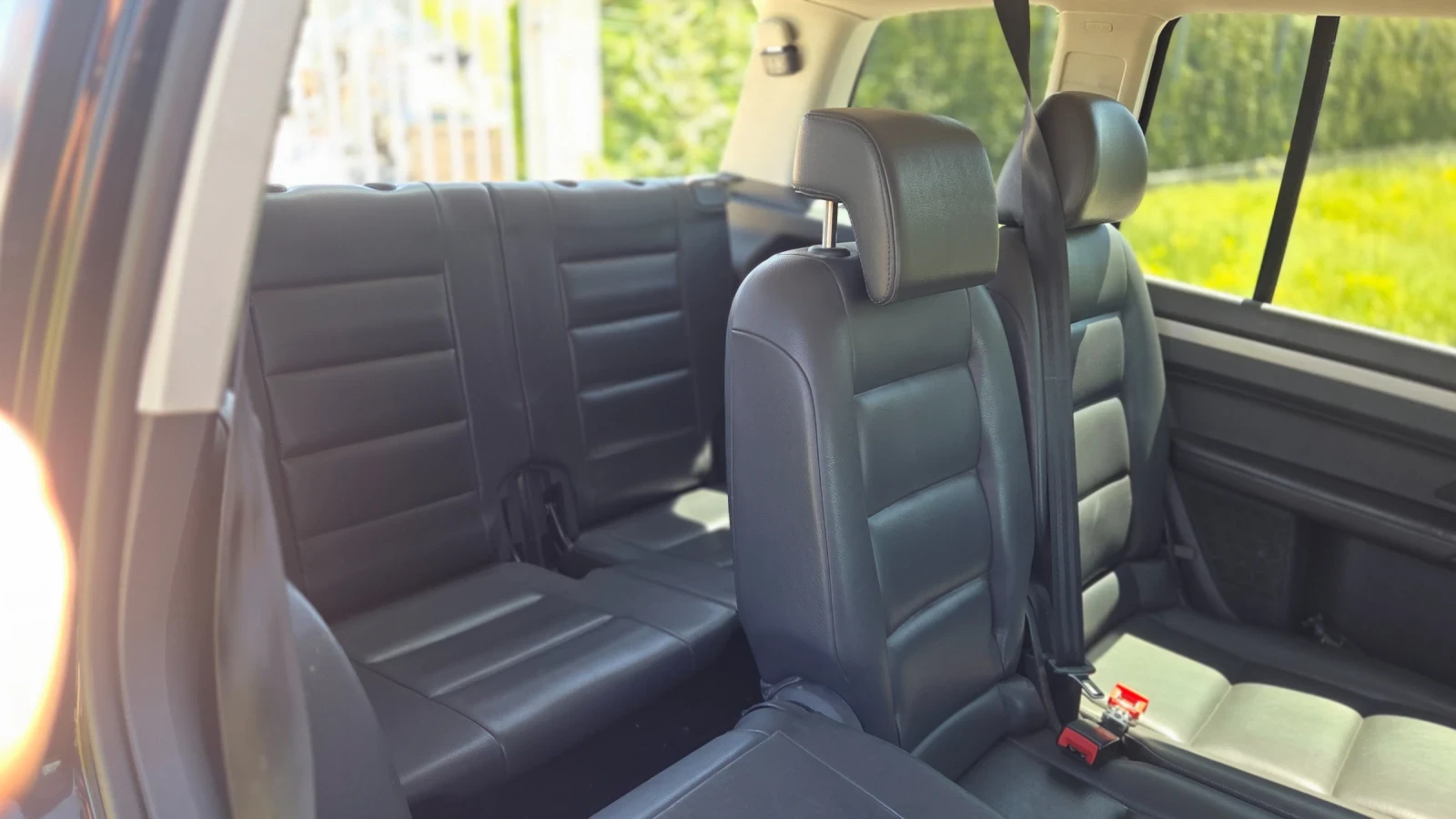 VW Touran 2.0 i газ/бензин, снимка 14 - Автомобили и джипове - 54345925