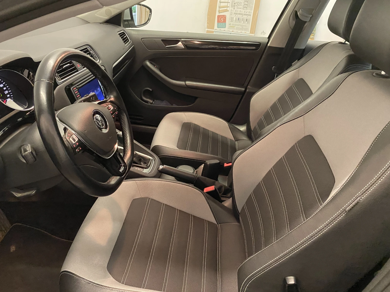VW Jetta 1.4 TSI 150 к.с. DSG BlueMotion, снимка 6 - Автомобили и джипове - 54810663
