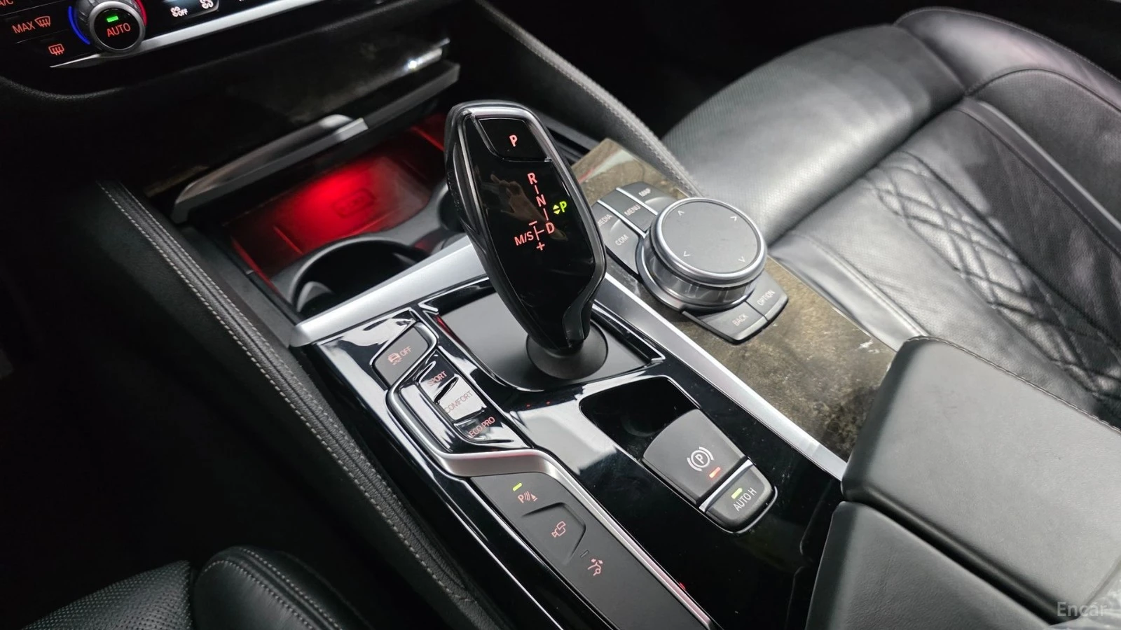 BMW 640 GT xDrive M-SPORT* HUD* КОЖА* ОБДУХВ* НАВИ* ПАНО, снимка 7 - Автомобили и джипове - 55458979