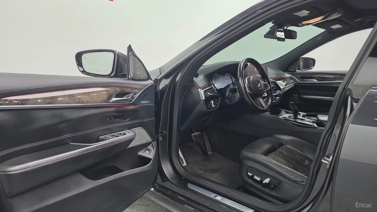 BMW 640 GT xDrive M-SPORT* HUD* КОЖА* ОБДУХВ* НАВИ* ПАНО, снимка 8 - Автомобили и джипове - 55458979