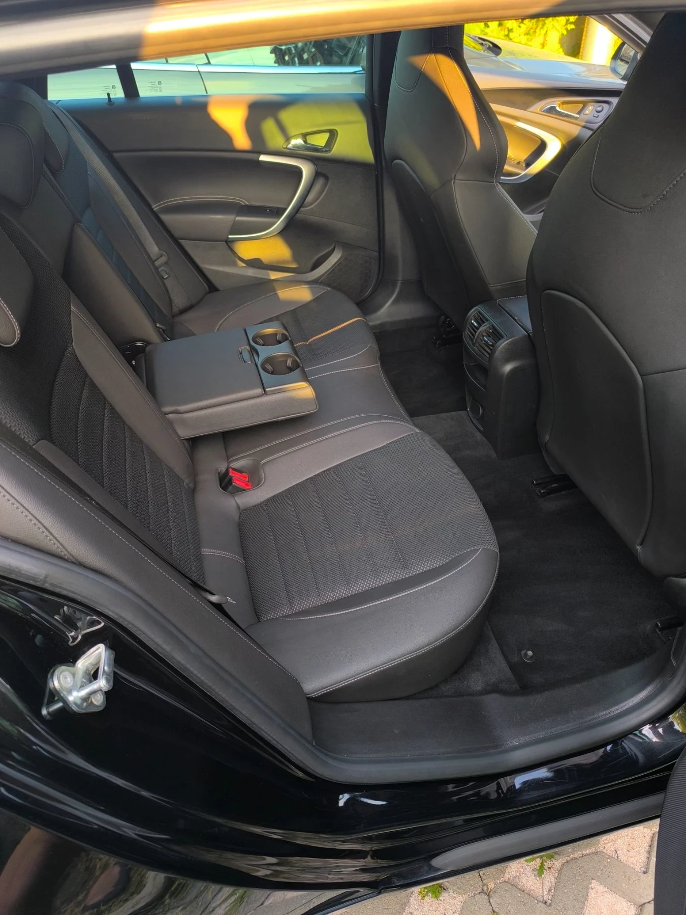 Opel Insignia, снимка 8 - Автомобили и джипове - 55609818