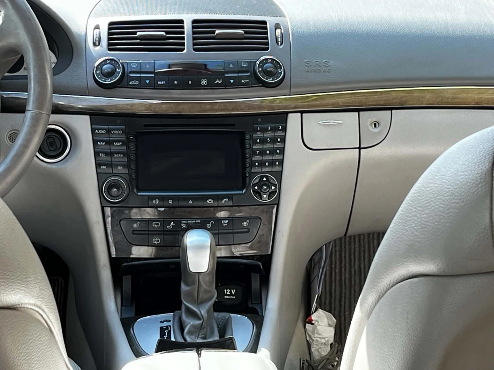 Mercedes-Benz E 280 Avantgarde, снимка 7 - Автомобили и джипове - 55611440