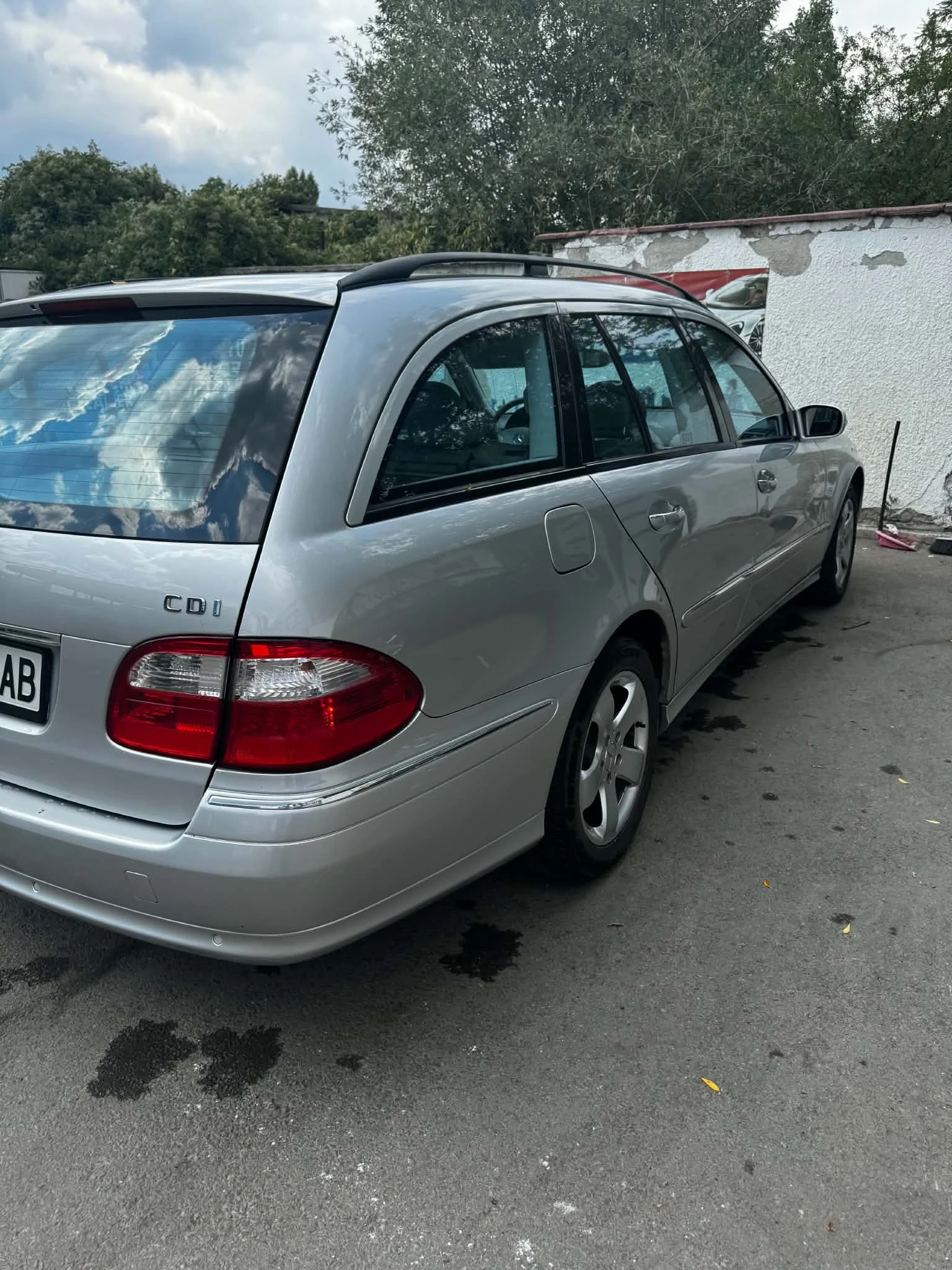 Mercedes-Benz E 280 Avantgarde, снимка 10 - Автомобили и джипове - 55611440