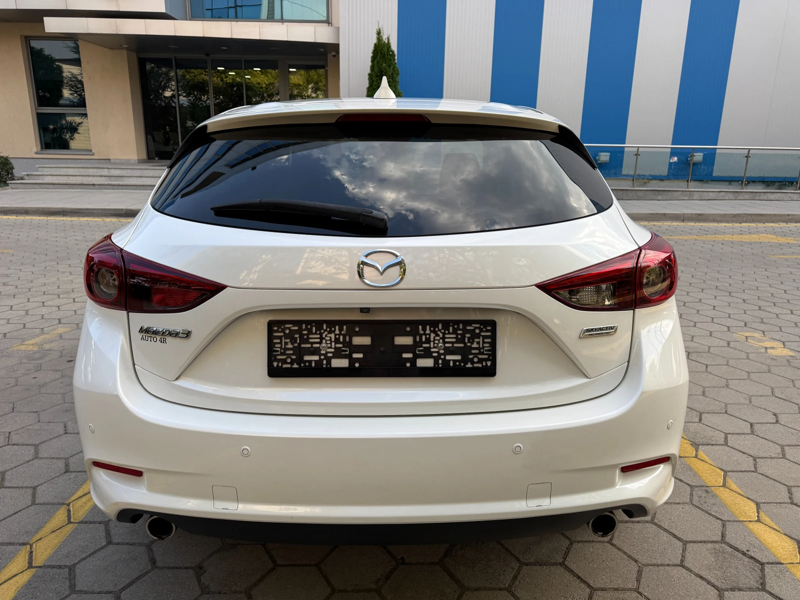 Mazda 3 2.2D* NAVI* КАМЕРА* КEYLESS* KATO НОВА* , снимка 5 - Автомобили и джипове - 56041237